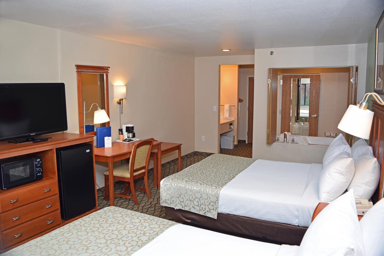 Beachfront Hotel Houghton Lake Exterior foto