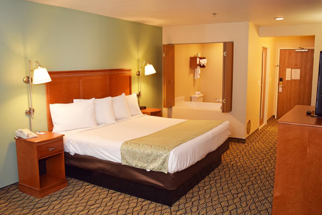 Beachfront Hotel Houghton Lake Exterior foto